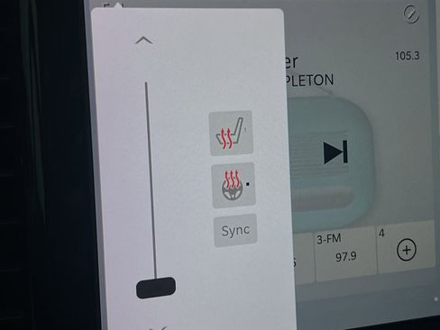 Used 2024 Chrysler Pacifica Touring-L image 22