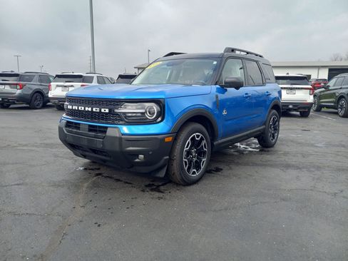 Used 2025 Ford Bronco Sport Outer Banks w/ Outer Banks Tech Package+ image 2