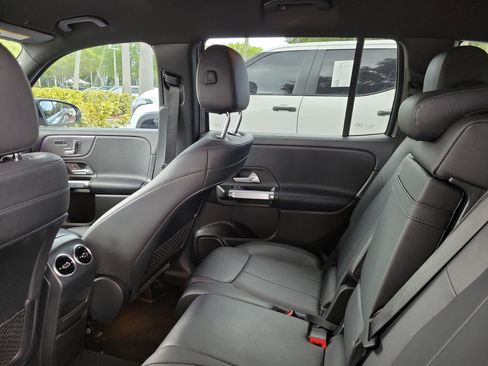 Used 2020 Mercedes-Benz GLB 250 image 8