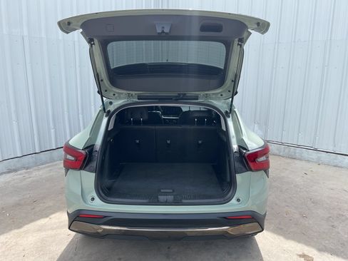 Used 2025 Chevrolet Trax ACTIV FWD image 8