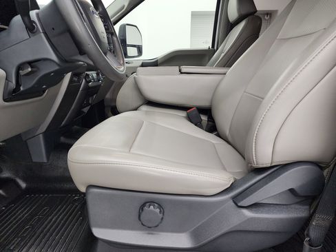 Used 2022 Ford F350 XL w/ Power Equipment Group image 8