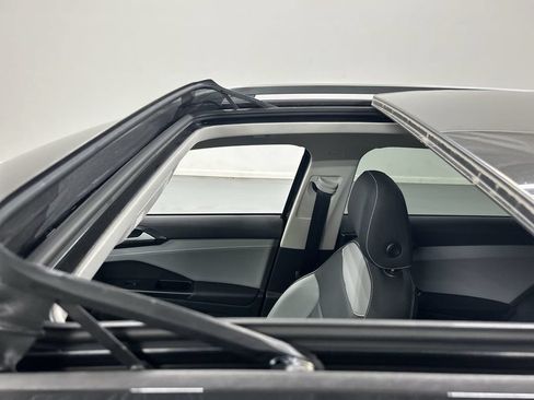 Certified 2023 Volkswagen Taos SEL AWD/4WD image 19