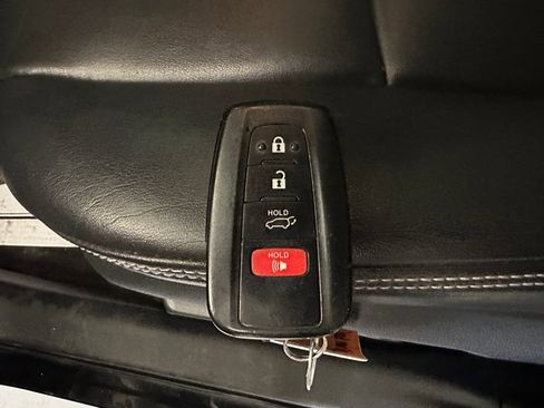Used 2019 Toyota RAV4 Limited w/ Advanced Technology Package AWD/4WD image 17