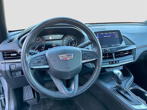 Used 2025 Cadillac CT4 Luxury image 11