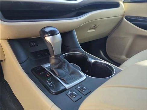 Used 2015 Toyota Highlander XLE image 15