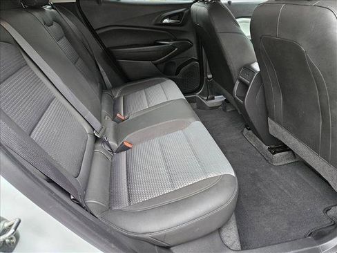 Used 2025 Chevrolet Trax LT FWD image 18