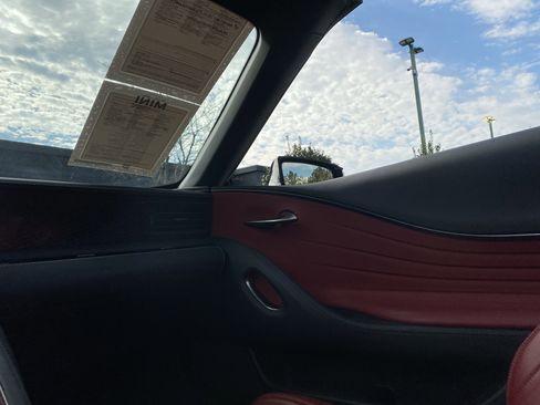 Used 2021 Lexus LC 500 Convertible image 18