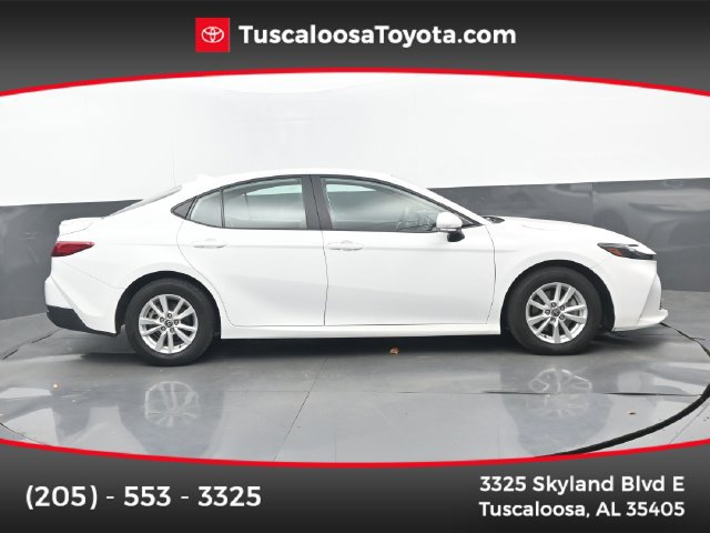 Used 2025 Toyota Camry LE w/ Convenience Package FWD image 1