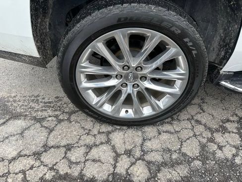 Used 2019 Cadillac Escalade Luxury AWD/4WD image 12
