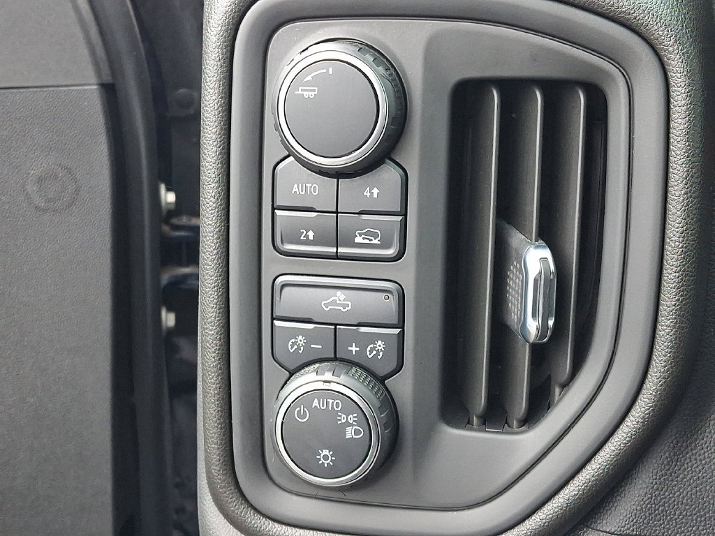 Certified 2022 Chevrolet Silverado 1500 Custom w/ LPO, Dark Essentials Package AWD/4WD image 24