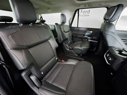 New 2026 Ford Expedition Max Platinum w/ Driver's Package AWD/4WD image 18