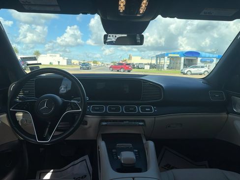 Used 2025 Mercedes-Benz GLE 350 4MATIC image 9