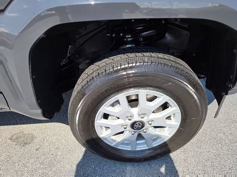 Certified 2025 Toyota Tacoma SR5 AWD/4WD image 16