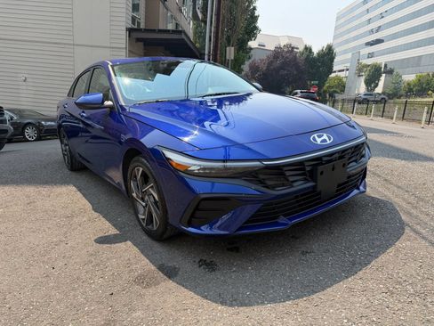 Used 2024 Hyundai Elantra SEL w/ Convenience Package FWD image 3