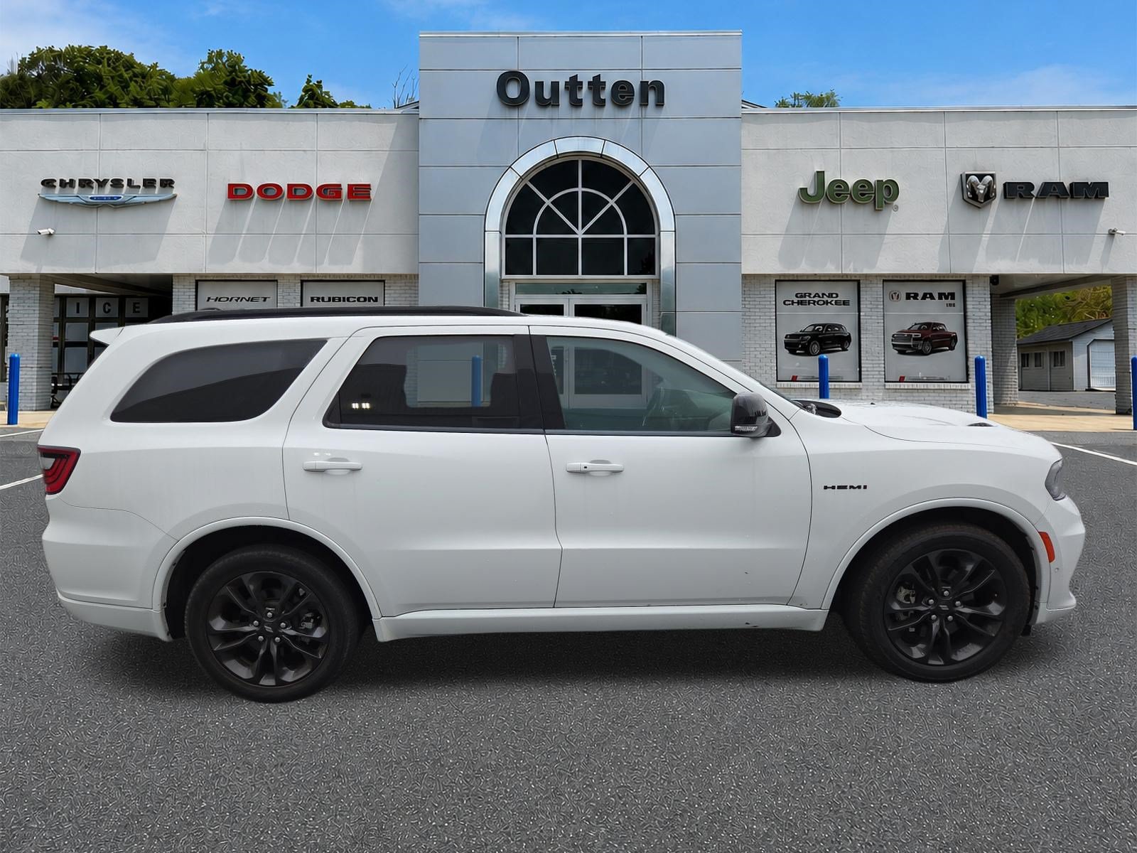 Used 2023 Dodge Durango R/T AWD/4WD image 2