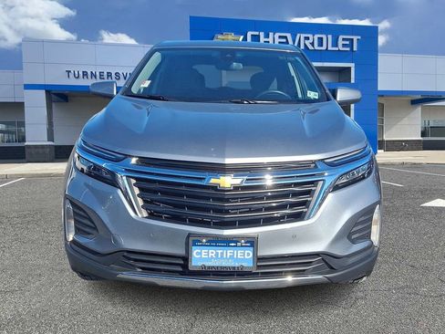 Used 2023 Chevrolet Equinox LT image 2