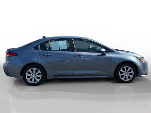 Used 2022 Toyota Corolla LE image 6