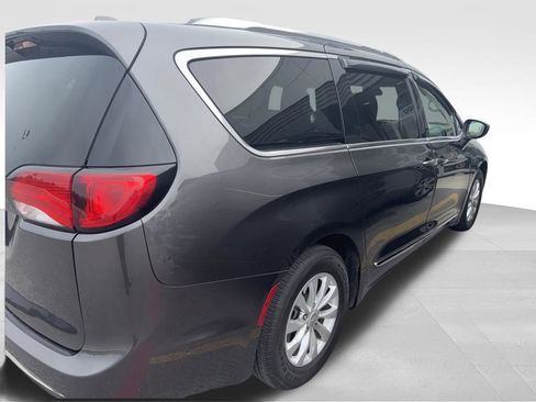 Used 2018 Chrysler Pacifica Touring-L w/ Advanced Safetytec Group FWD image 20