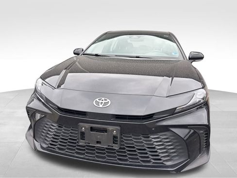 Used 2025 Toyota Camry SE image 19