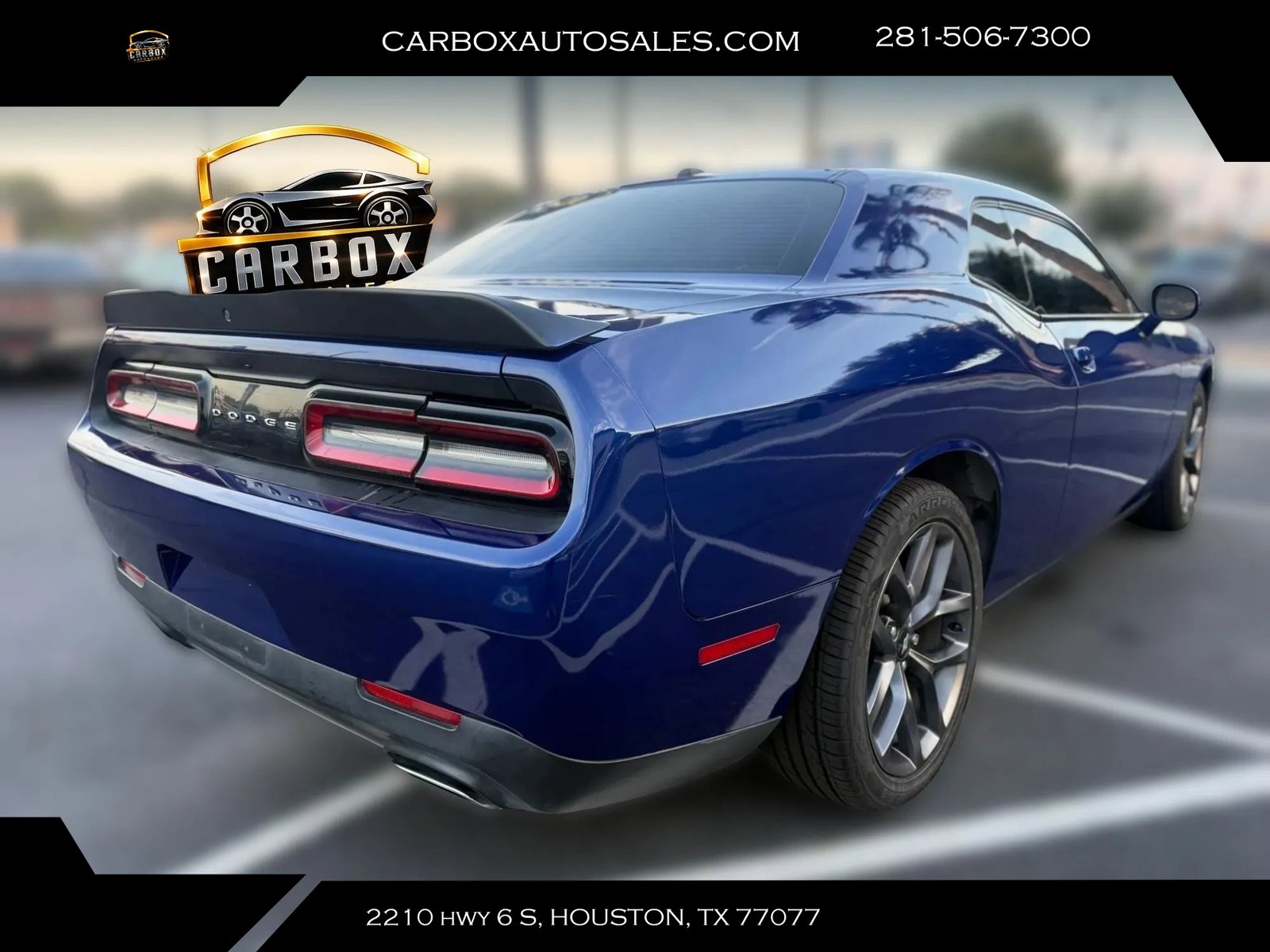 Used 2020 Dodge Challenger SXT w/ Blacktop Package RWD image 5