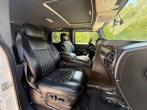 Used 2005 HUMMER H2 w/ Preferred Equipment Group AWD/4WD image 15