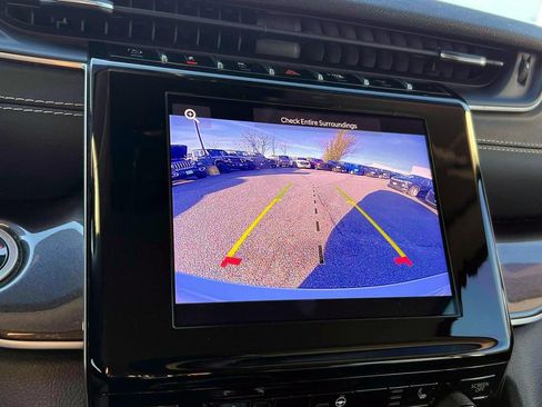 Certified 2023 Jeep Grand Cherokee Laredo w/ Luxury Tech Group I image 28