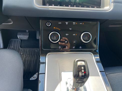 Used 2020 Land Rover Range Rover Evoque S image 12