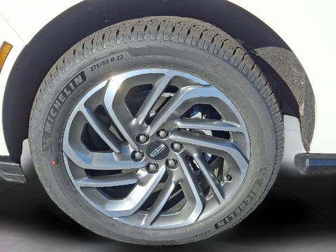 New 2025 Lincoln Navigator Reserve image 19