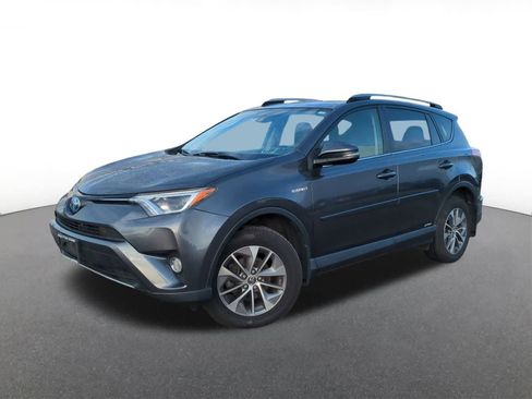 Used 2018 Toyota RAV4 XLE image 1