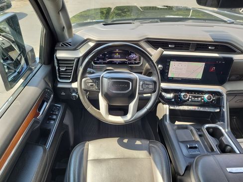 Used 2024 GMC Sierra 2500 Denali w/ Denali Reserve Package AWD/4WD image 9