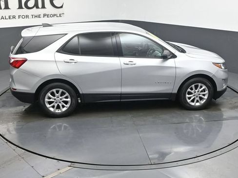 Used 2019 Chevrolet Equinox LS w/ LS Convenience Package FWD image 33