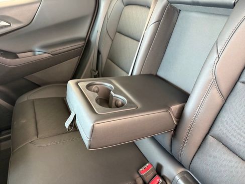 New 2027 Chevrolet Equinox LT w/ Convenience Package II FWD image 33