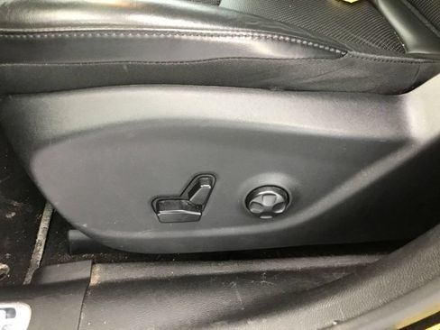 Used 2019 Jeep Cherokee Limited AWD/4WD image 9