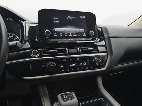 Used 2024 Nissan Pathfinder SV FWD image 20