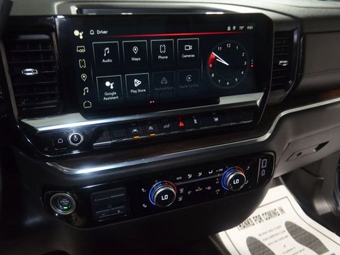 Used 2025 GMC Sierra 1500 SLT image 25