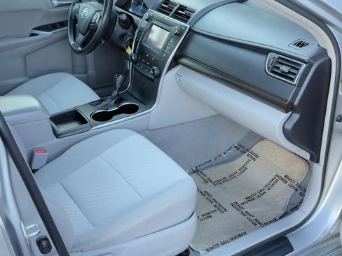 Used 2016 Toyota Camry LE FWD image 11