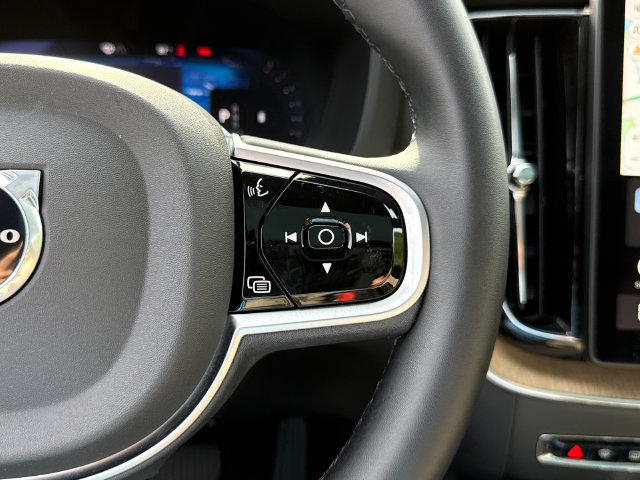 Certified 2026 Volvo XC60 B5 Plus AWD/4WD image 13
