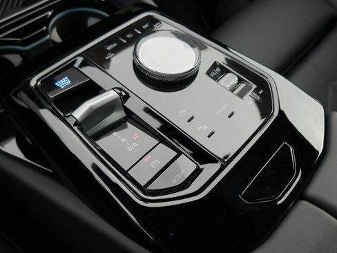 New 2026 BMW i5 eDrive40 w/ M Sport Package image 11