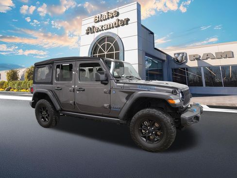 Used 2024 Jeep Wrangler Unlimited AWD/4WD image 1