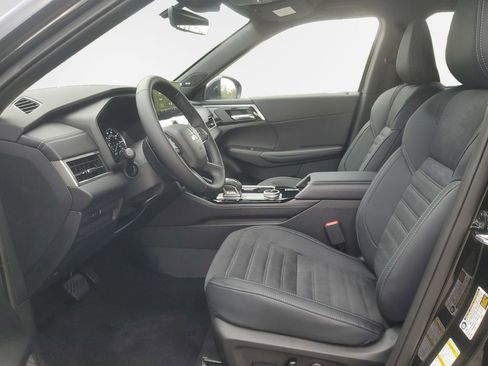New 2026 Mitsubishi Outlander LE FWD image 12