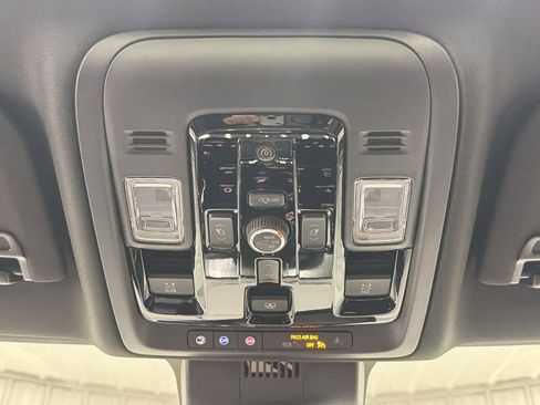 Used 2026 GMC Yukon Denali w/ Sun & Power Step Package AWD/4WD image 42