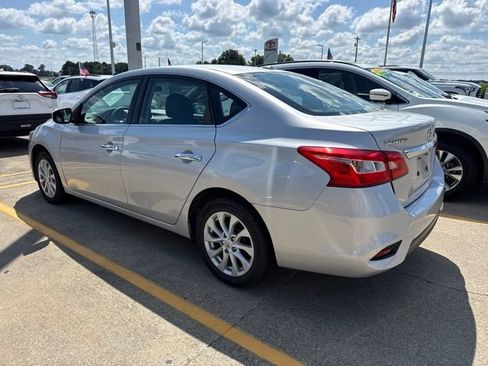 Used 2019 Nissan Sentra SV FWD image 6