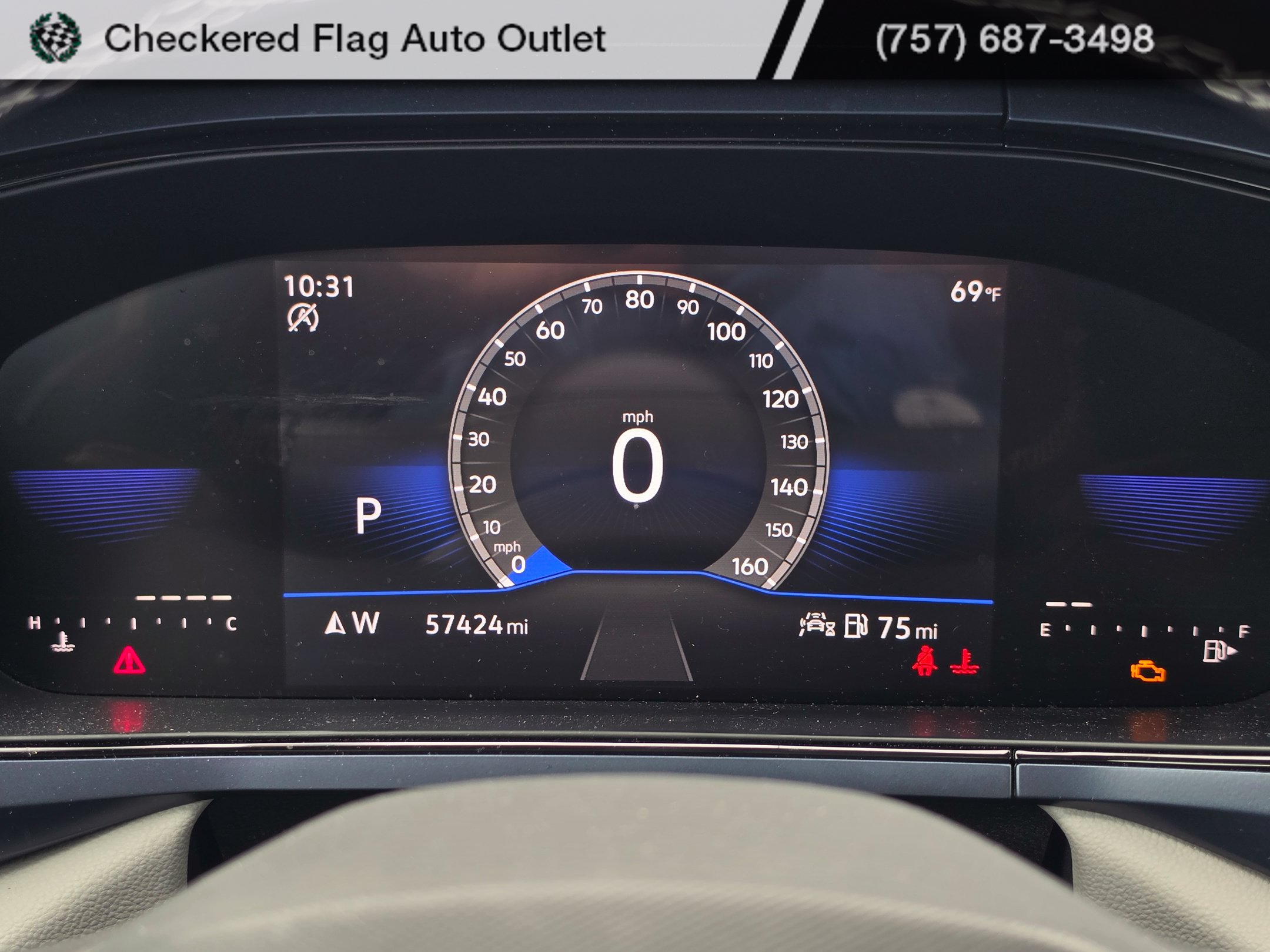 Used 2023 Volkswagen Taos SE w/ Panoramic Sunroof Package FWD image 12