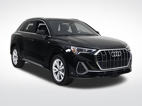Used 2024 Audi Q3 2.0T Premium w/ Convenience Package image 7