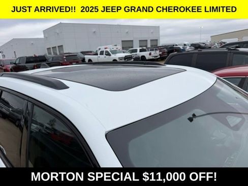 New 2025 Jeep Grand Cherokee Limited w/ Black Appearance Package image 8