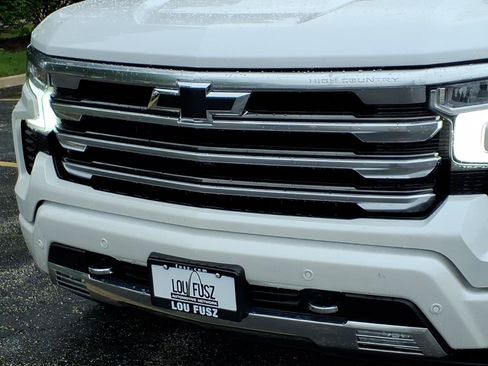Used 2024 Chevrolet Silverado 1500 High Country w/ High Country Premium Package AWD/4WD image 34
