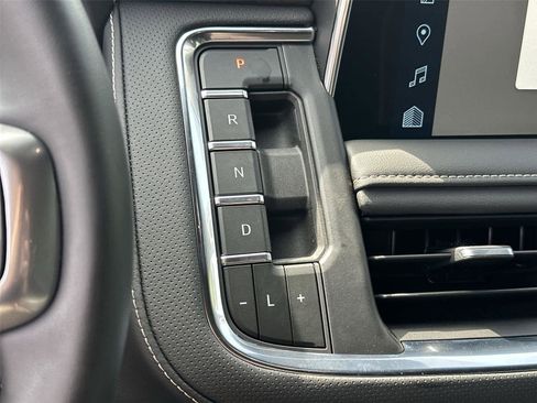 Used 2024 Chevrolet Tahoe Premier RWD image 19
