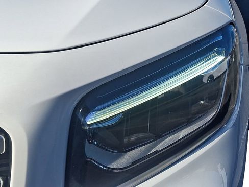 Used 2024 Mercedes-Benz GLB 250 GLB 250 image 10