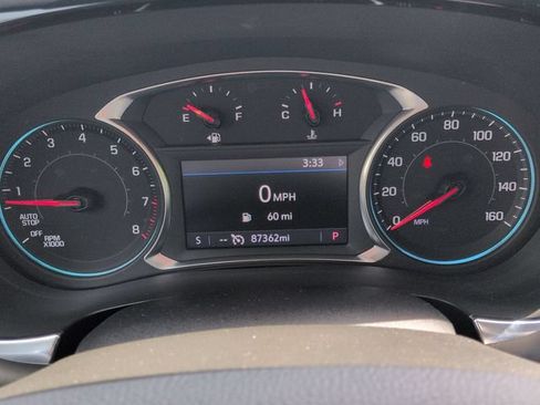 Used 2023 Chevrolet Traverse LT FWD image 13