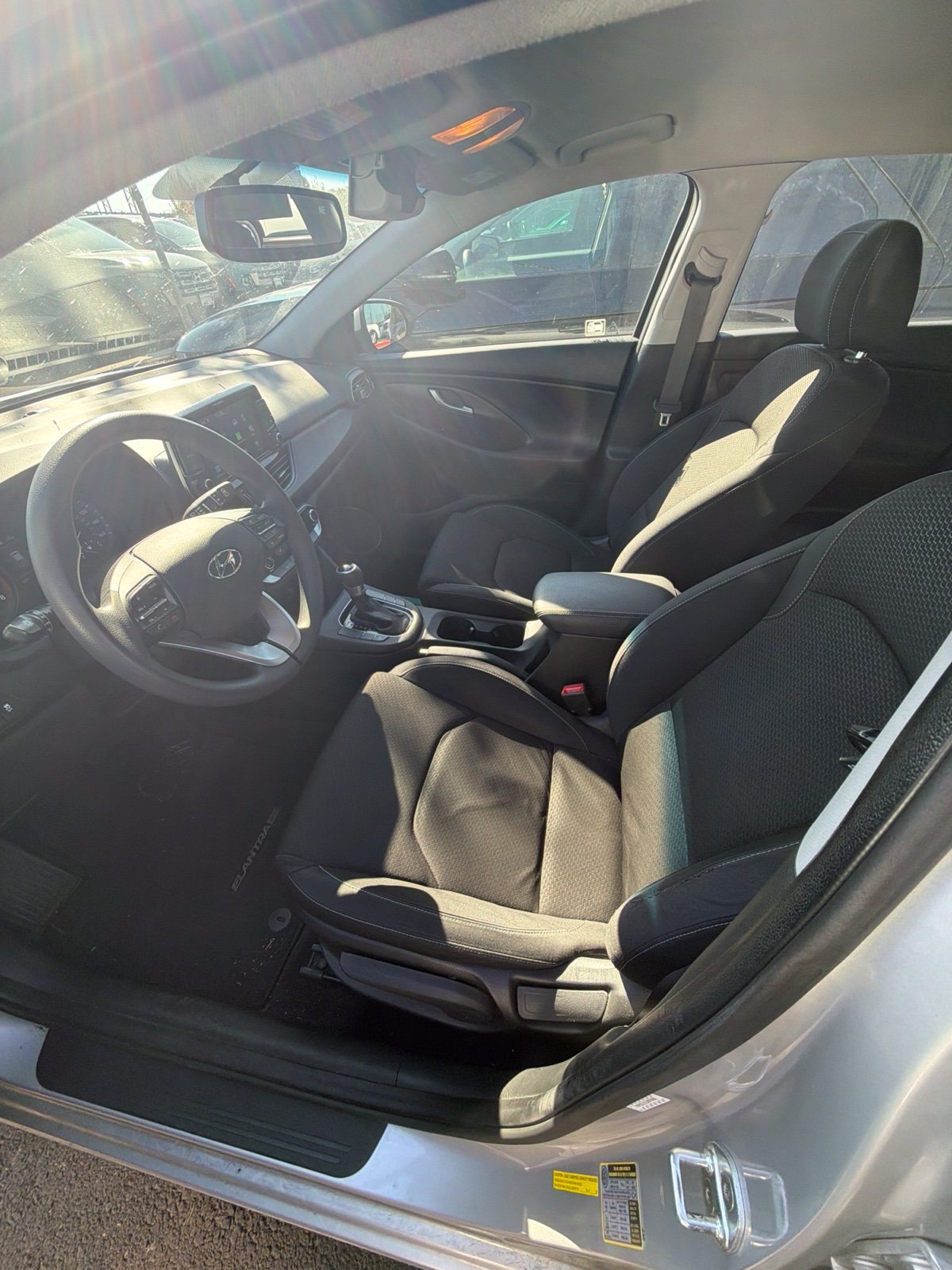 Used 2018 Hyundai Elantra GT FWD image 2